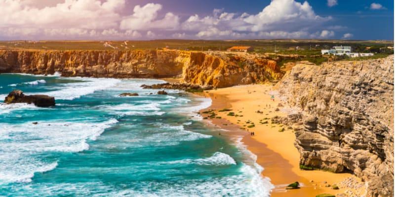 10 Beaches for Low Cost Holidays by the Sea: How to Choose Cheap Destinations 2023?
